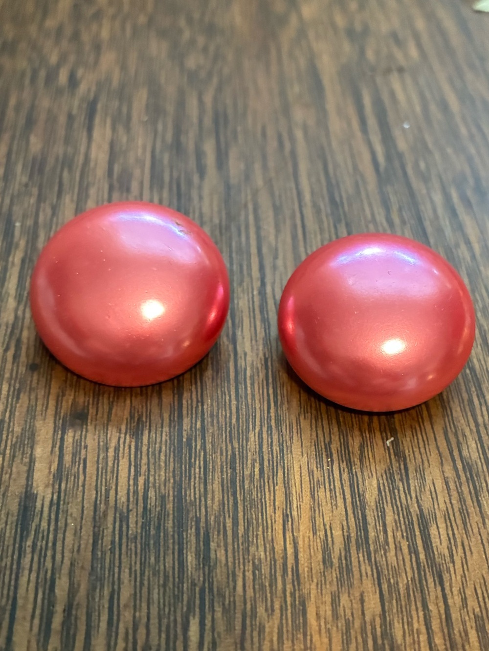 Vintage Faux Pink Pearl Clip On Earrings / acrylic
